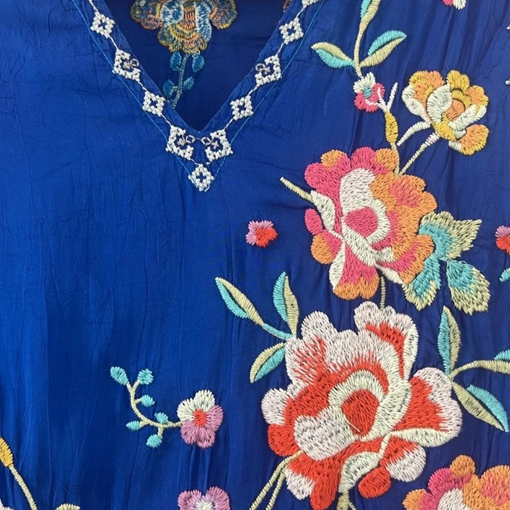 Jonny Was Size XL blue Embroidered Flowers+ sleeveless Tunic Top w/ Side Slits - Picture 1 of 9
